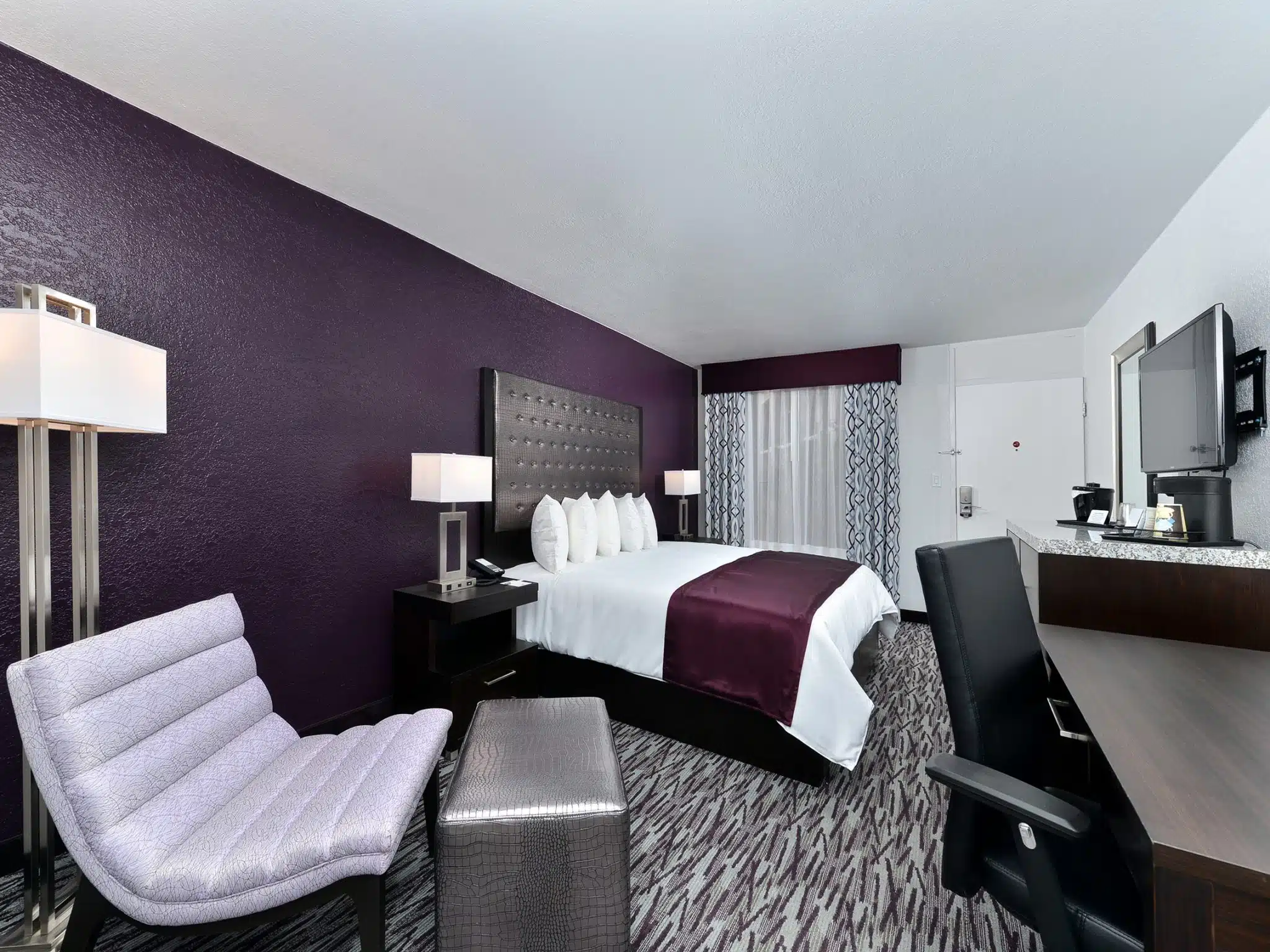 A suite deal at Clarion Inn Universal