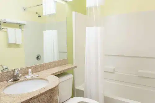 Quality Inn Lehigh Acres hotel bathroom