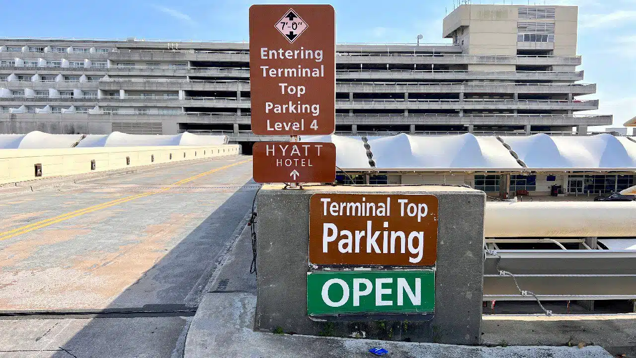 Parking For Orlando Airport top level