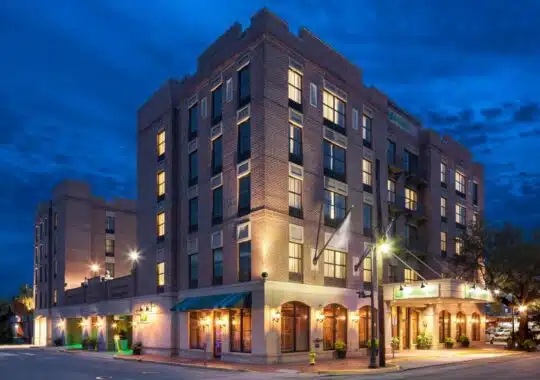 Make Your Savannah Vacation A Blast By Booking In One Of The Best Hotels Savannah GA Historic District