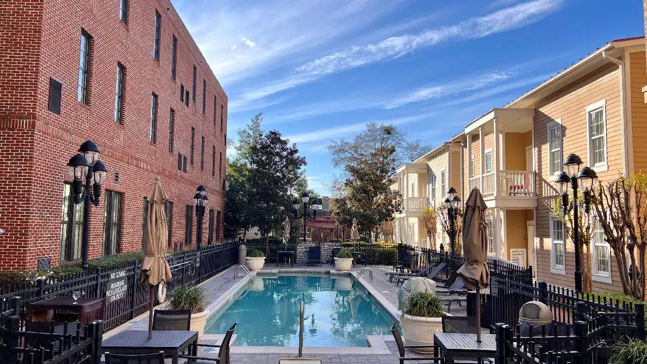 Residence Inn Savannah Downtown Historic District pool area