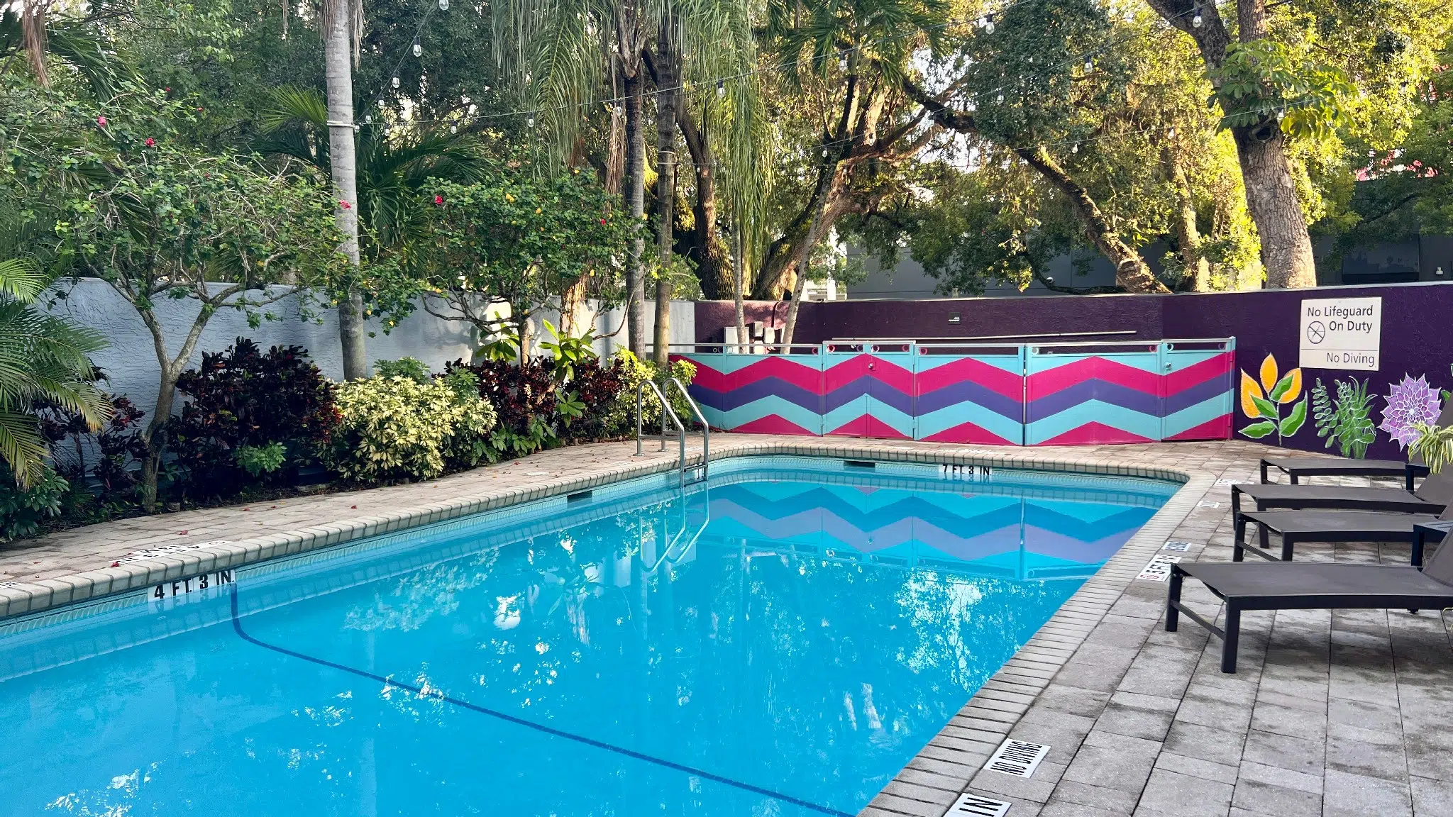 Hampton Inn Miami Coconut Grove pool area