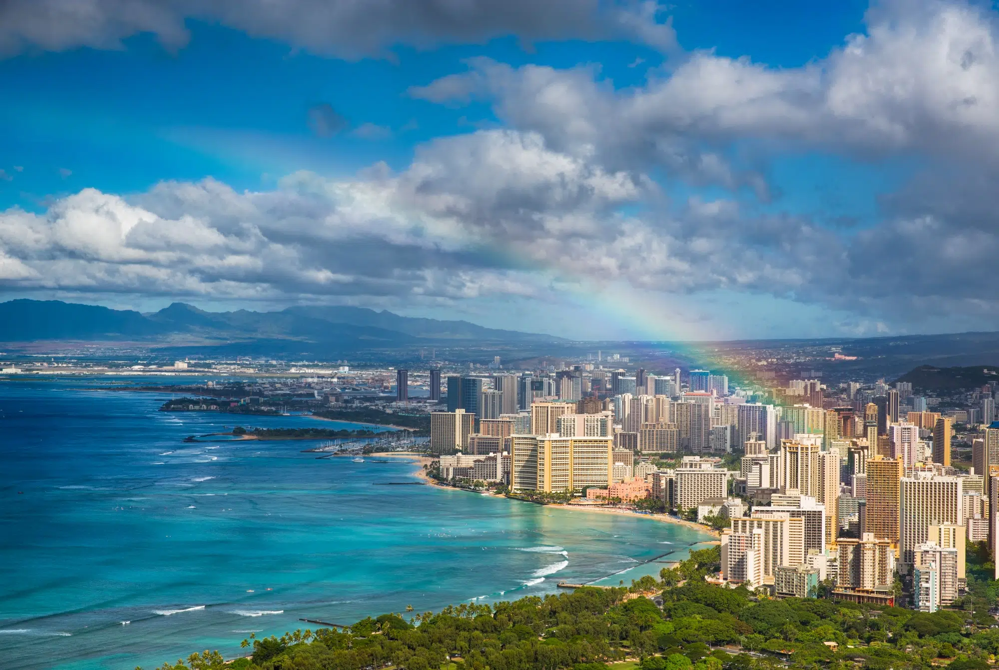 Honolulu - Tropical Vibes and Island Nightlife